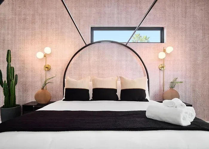 Luxe - Tulum House - New Build - Heated Pool Holiday home Scottsdale